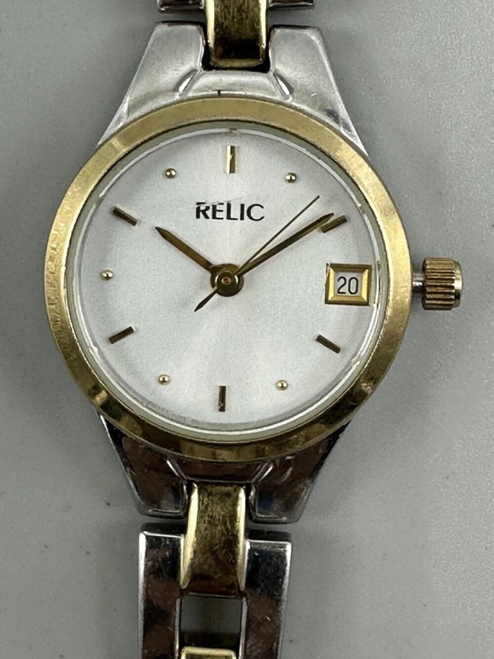 3/$30 Relic Watch Women Silver Gold Two Tone Date Window 20MM New Battery 6 Inch